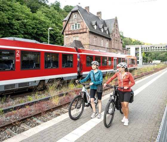 If you wish, you can return by train or take a shortcut, Kyllburg station on the Kyll cycle path, © Eifel Tourismus GmbH, Dominik Ketz If you wish, you can return by train or take a shortcut, Kyllburg station on the Kyll cycle path, © Eifel Tourismus GmbH, Dominik Ketz