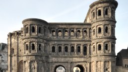 zda_porta-nigra, © GDKE – Rheinisches Landesmuseum Trier, Th. Zühmer zda_porta-nigra, © GDKE – Rheinisches Landesmuseum Trier, Th. Zühmer