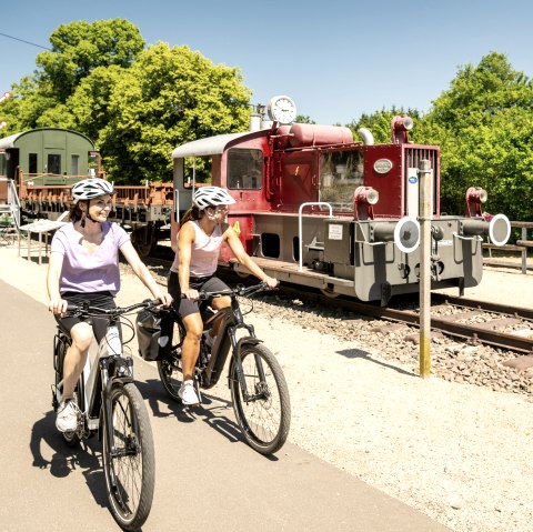 Musée du chemin de fer à Pronsfeld sur la piste cyclable Eifel-Ardennes, © Eifel Tourismus GmbH, Dominik Ketz Musée du chemin de fer à Pronsfeld sur la piste cyclable Eifel-Ardennes, © Eifel Tourismus GmbH, Dominik Ketz