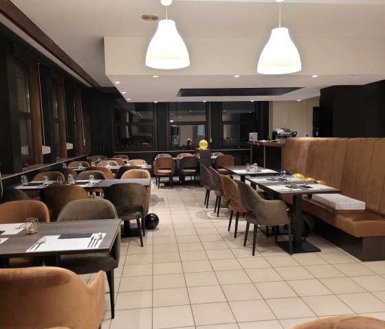 Restaurant 3, &copy; Cauris