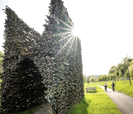 Wine gate on the Sauer cycle path near Minden, © Eifel Tourismus GmbH, Dominik Ketz