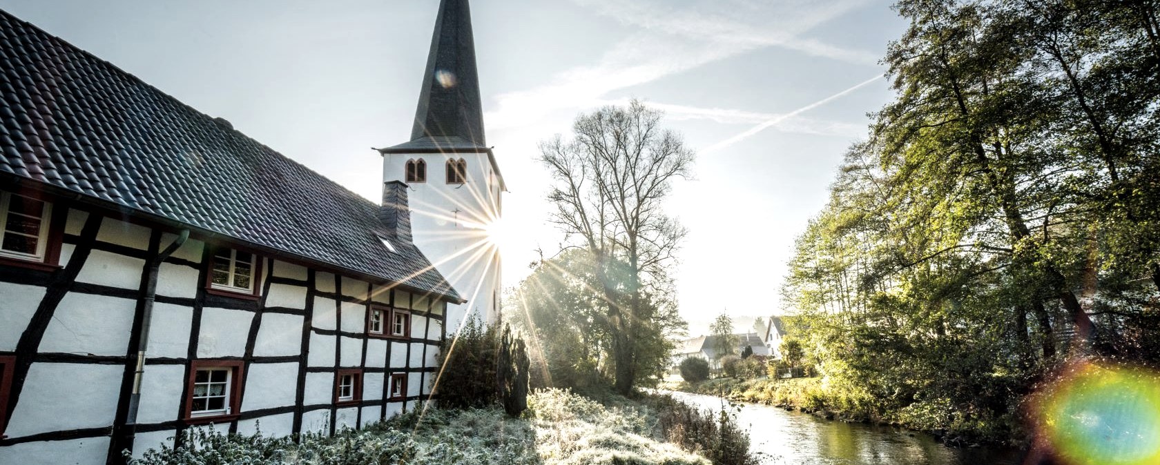&Eacute;glise &agrave; Olef sur le sentier de l'Eifel, &copy; Eifel Tourismus GmbH, D. Ketz