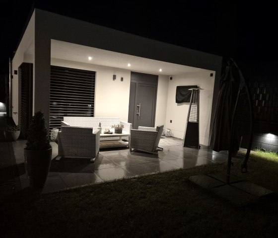 Aussen im Dunkeln, &copy; Lames