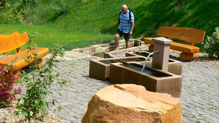 Rastplatz mit Kneippanlage und Bänken in Greverath.