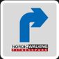 Schild mit blauem Pfeil nach rechts und Text 'Nordic Walking Fitnesspark'.