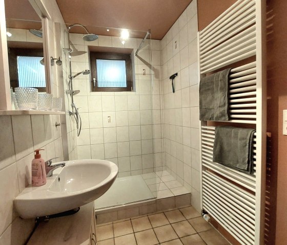 IMG-20250421-WA0013, &copy; Fischer