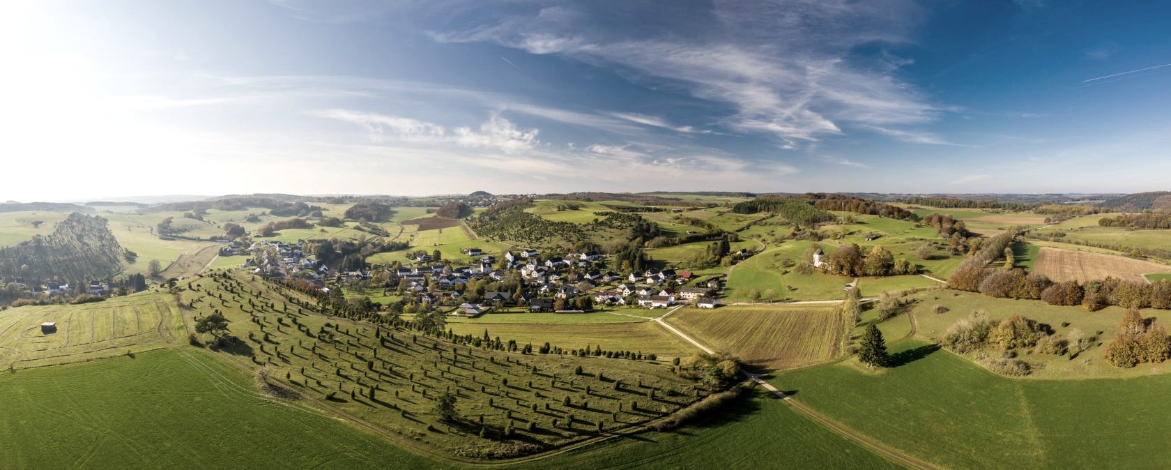 Uitzicht op de Calvarieberg en Alendorf op Eifelsteig etappe 7, © Eifel Tourismus GmbH, D. Ketz