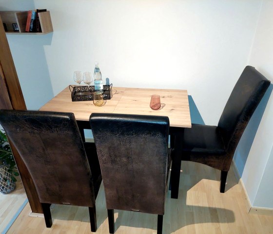 IMG-20250421-WA0004, &copy; Fischer