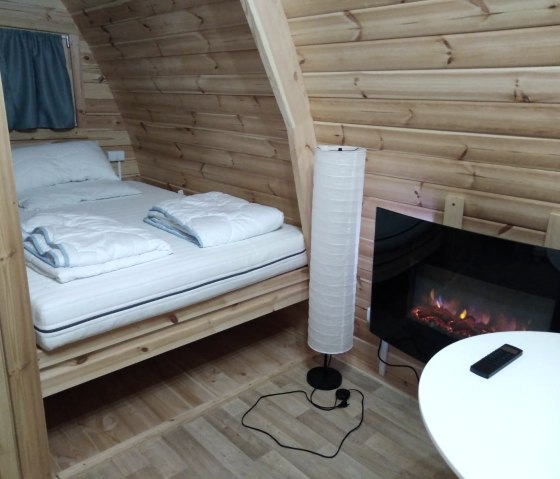 Bett Foto 2, &copy; Becker