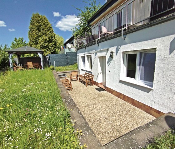 Terrasse und Garten 2, &copy; Linhart Marco