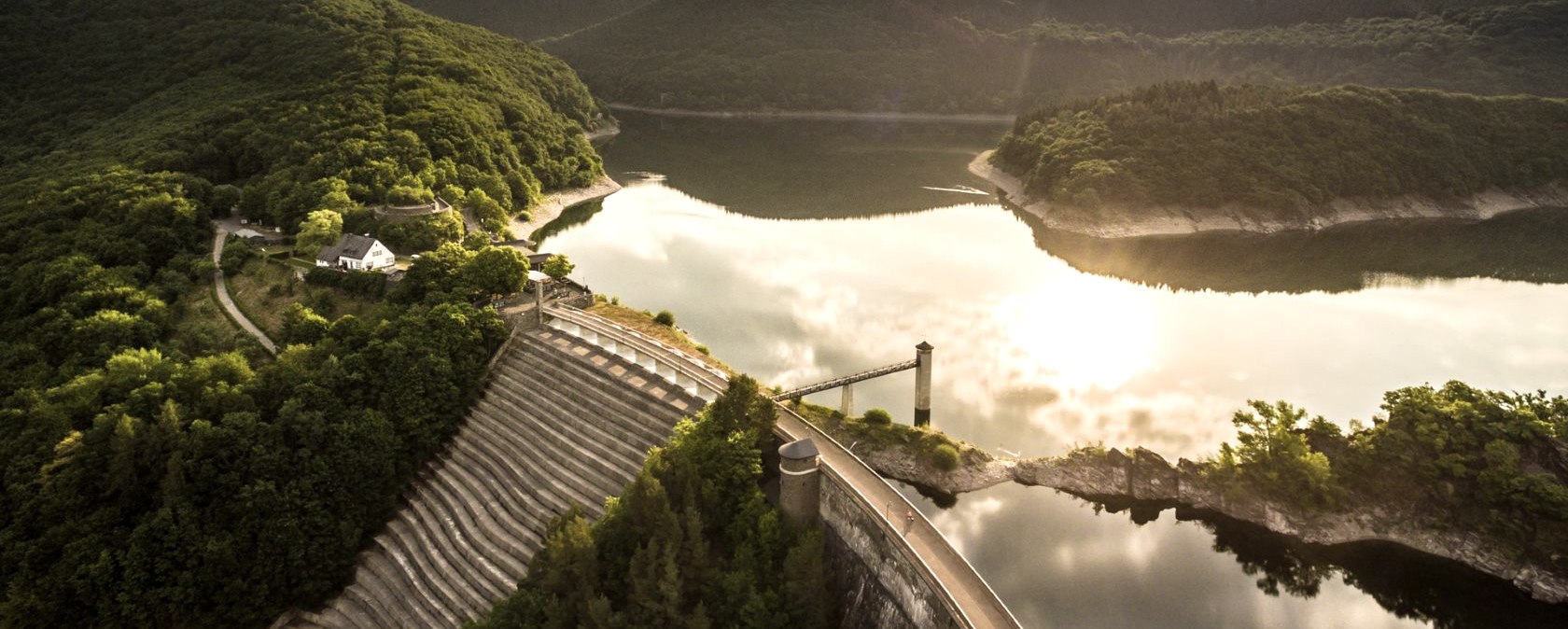 Vue sur le barrage de l'Urft dans le parc national de l'Eifel, &copy; Eifel Tourismus GmbH, D. Ketz