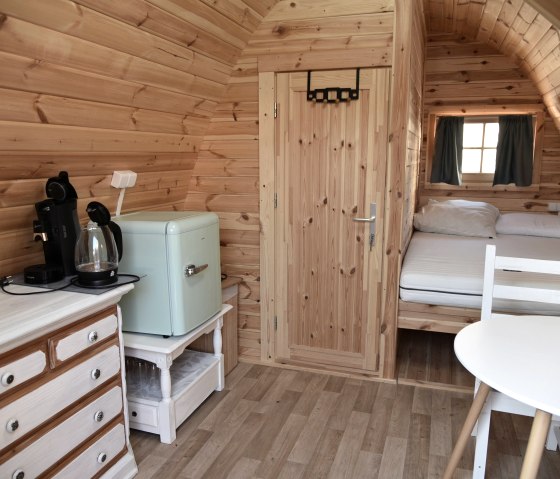 Innen, &copy; Becker