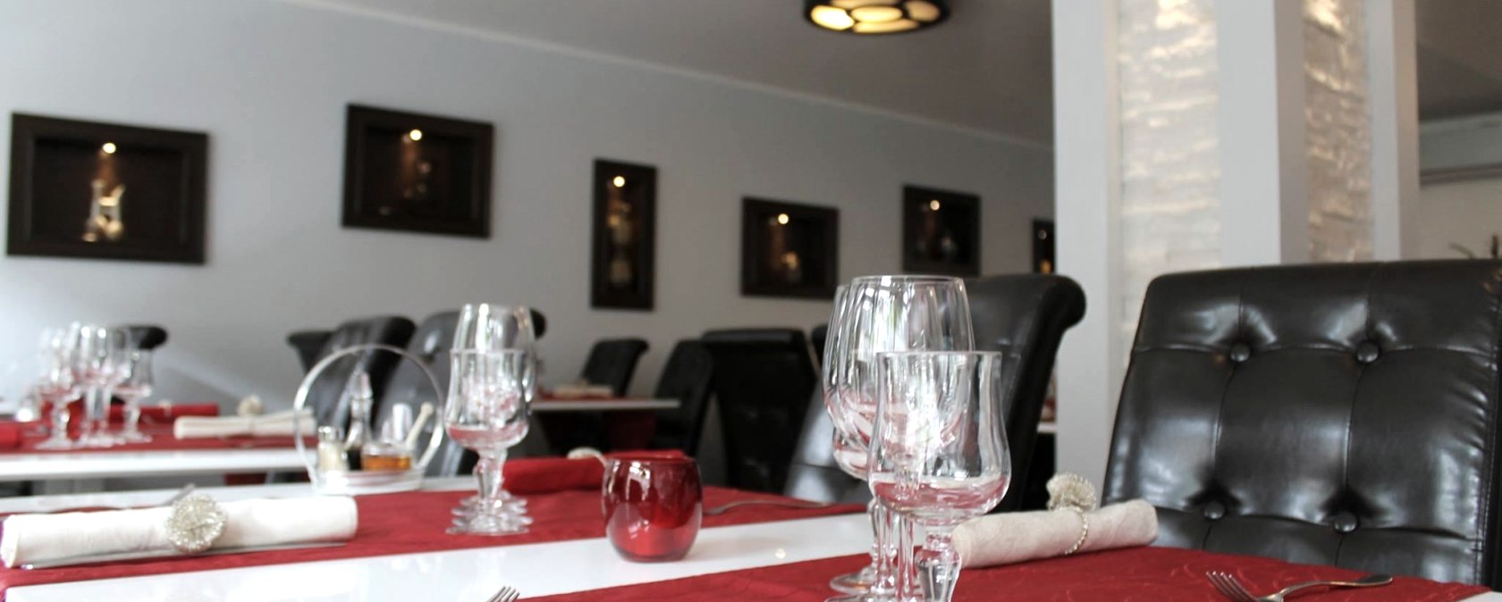 Restaurant, &copy; La Grande Chine