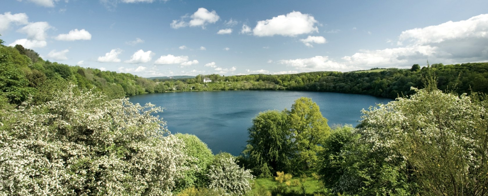 Eifelsteig, Weinfelder Maar in spring, © Rheinland-PfalzTourismus GmbH - Dominik Ketz