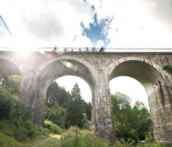 A highlight of the cycle route: the Reichenstein Viaduct of the Vennbahn, © vennbahn.eu